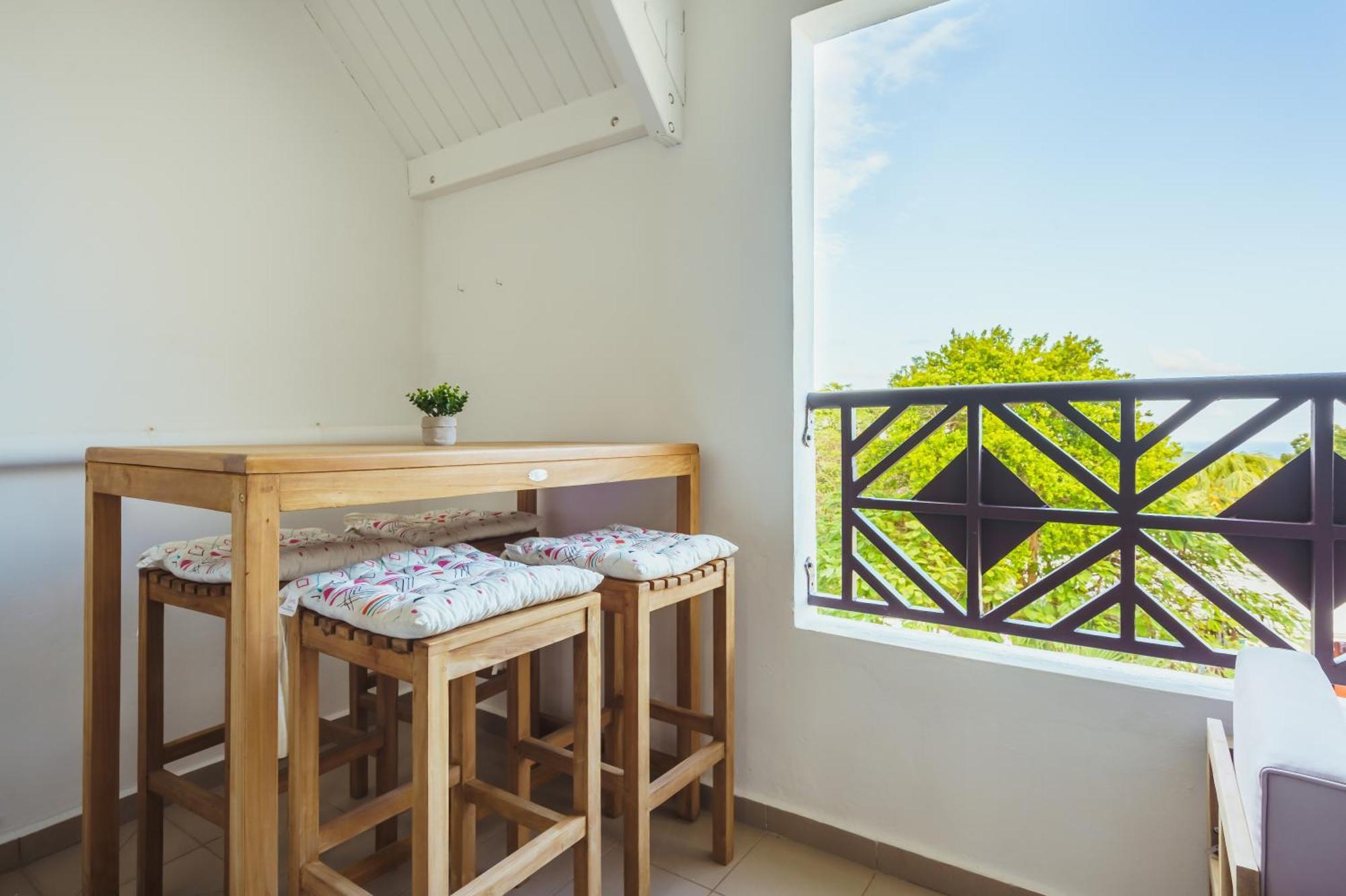 Duplex Avec Vue Et Piscine - Le Goyave Appartement *